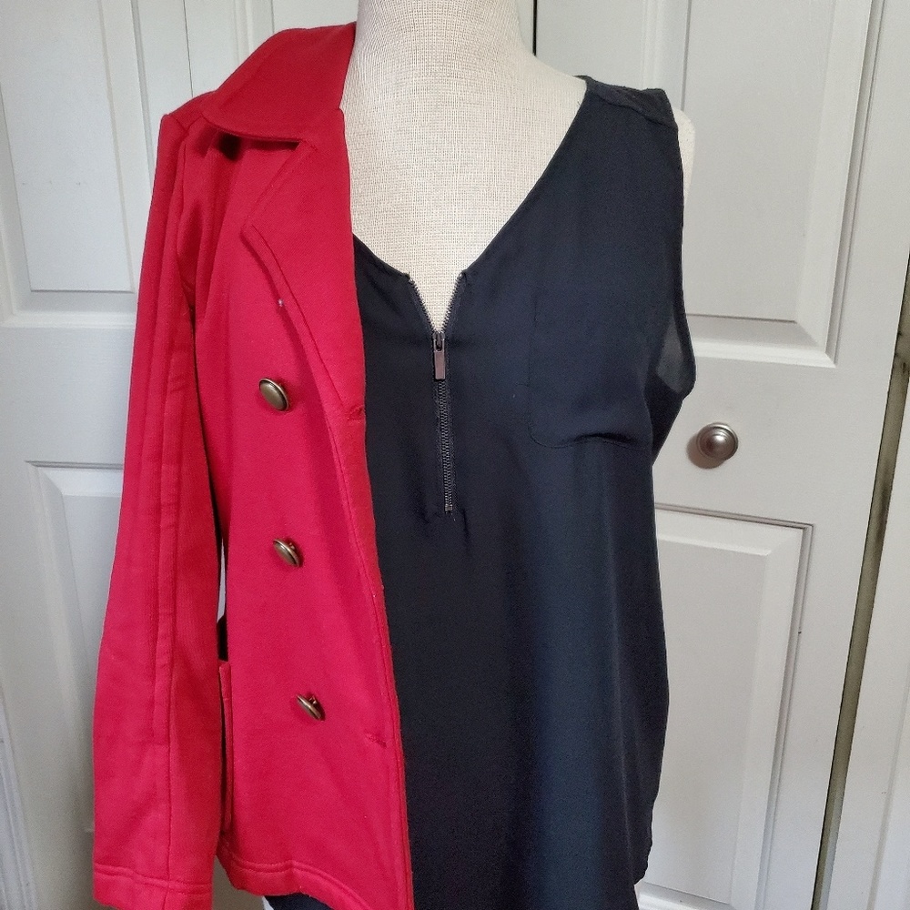 A women's  black tank top